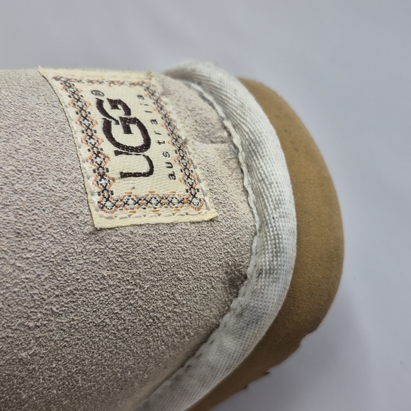 UGG Australia Classic Cardy CREAM Three Button Knit Boots Size 9 - Picture 10 of 16